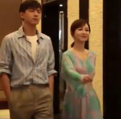 李现吃瓜求婚视频,甜蜜瞬间引网友热议