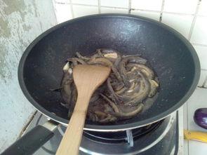 大瓜吃泥鳅,一场别开生面的美食盛宴