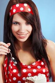 国外美女吃瓜图片高清,国外美女品尝瓜果的迷人瞬间