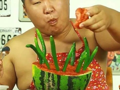 奇葩吃瓜图片